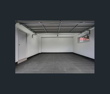 Executive 4 Bedroom Townhouse - Photo 3