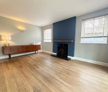 4 bedroom detached house to rent - Photo 2