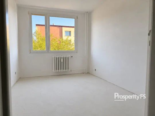 Pronájem zrekonstruovaného bytu 3+1 62 m - Fotografie 1
