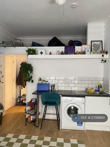 Studio to rent - Photo 4