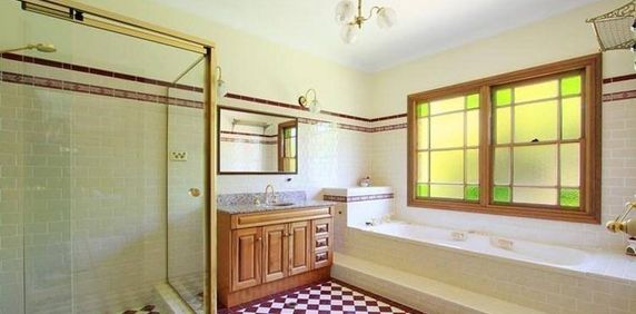 Grand Family Home Moments From Balgownie Village - Photo 2