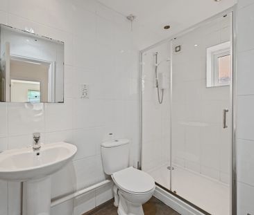 6 Bed Student Accommodation - Photo 3
