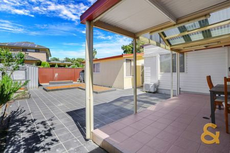 Charming Family Home - Photo 2