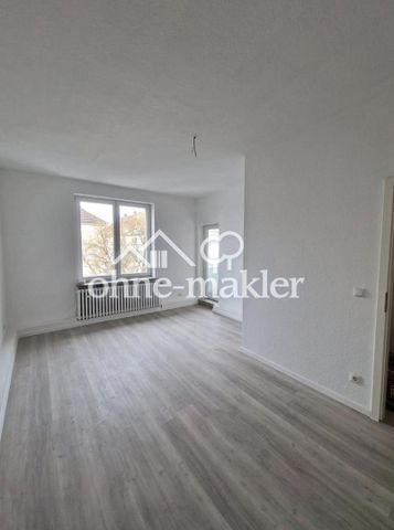 Perfekt für WG Gründung: Sanierte Wohnung mit zwei Bädern in zentraler Lage - Photo 4
