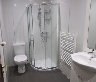 2 bedroom flat to rent - Photo 6