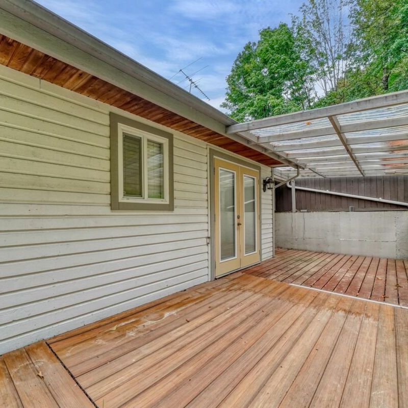 Family Home in Upper Ten Oaks - Photo 1