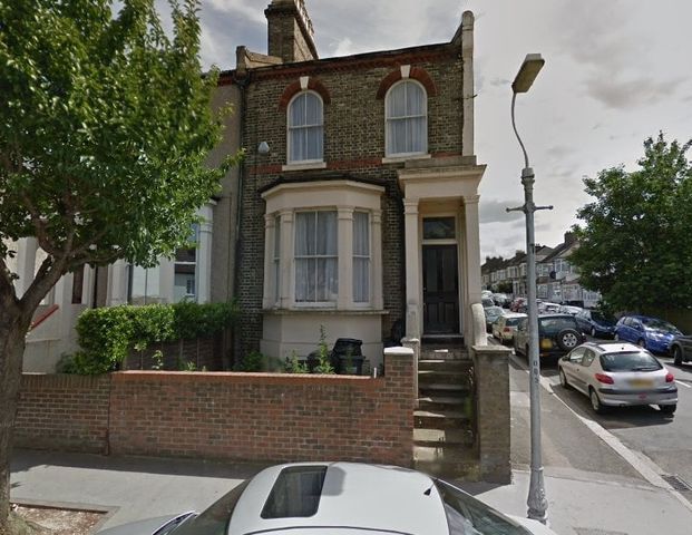 2 Bed Terraced House, Heath Road, CR7 - Photo 1