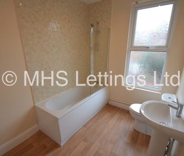 1 Bedroom Mid Terraced House for rent in Woodside Avenue - Photo 1