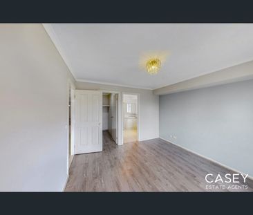 5 Sinatra Way, Cranbourne East, Vic 3977 - Photo 2