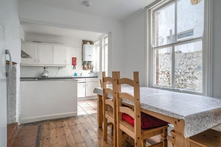 6 bedroom house to rent - Photo 2
