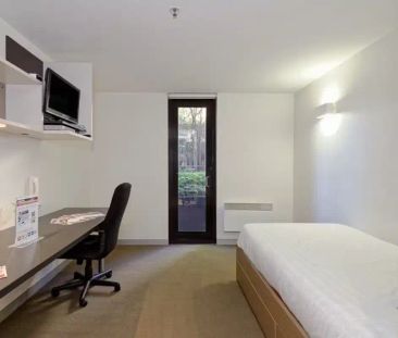 Studio Superior - Photo 1