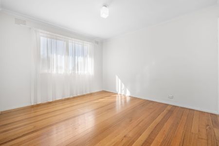 Spacious Family Living in a Prime Location - Photo 2
