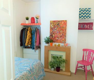 3 bedroom terraced house to rent - Photo 2