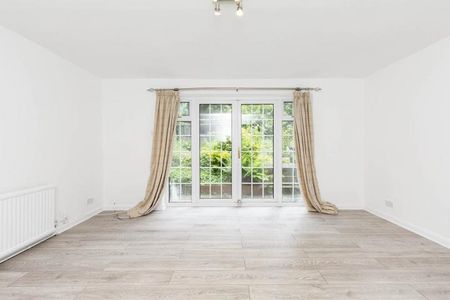 2 bedroom 2 bathroom maisonette with garden located close to Highgate station - Photo 5