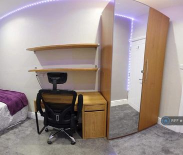 4 bedroom terraced house to rent - Photo 6