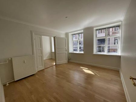 <b>Velindrettet og lys lejlighed i hjertet af Aalborg</b> - Photo 5
