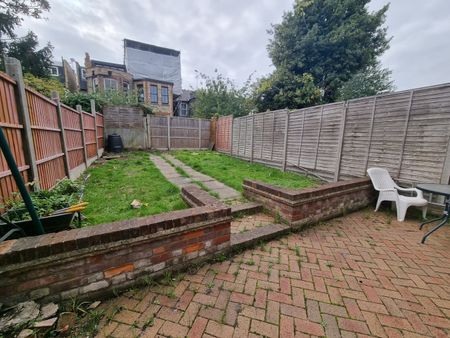 3 Bed Semi-Detached House, Arcadian Gardens, N22 - Photo 4