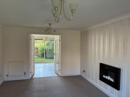 4 bedroom detached house to rent - Photo 1