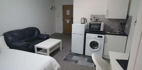 1 bedroom flat to rent - Photo 2