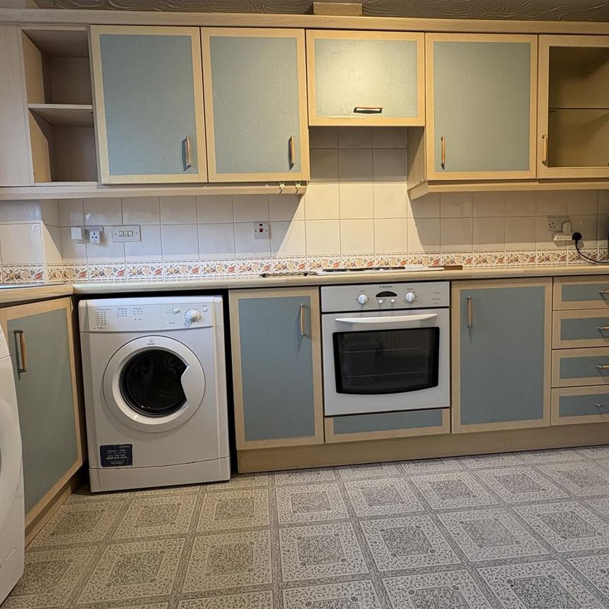To Let - Photo 1