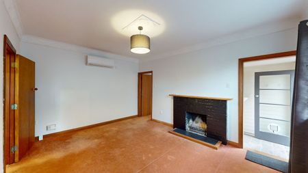 89A Sar Street, Wadestown - Photo 3
