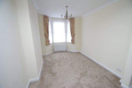 Sandringham Road, Watford, WD24 - Photo 3