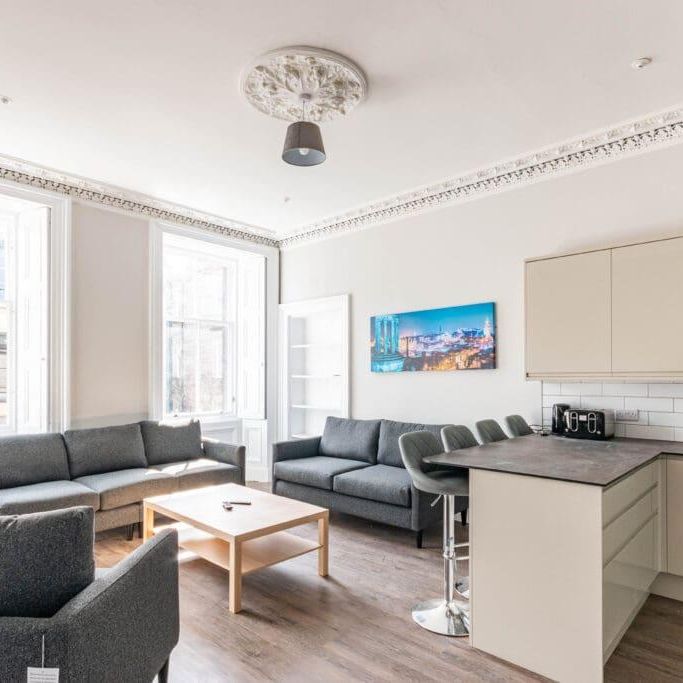 8 bedroom flat share to rent - Photo 1