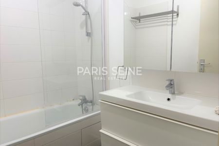 ** GRAND 2 PIÈCES NON MEUBLÉ **BALCON ** ÉTAGE ÉLEVÉ**LUMINEUX** - Photo 3