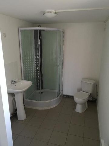 Location Appartement 3 pièces 49m² DOUAI 59500 - Photo 3