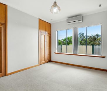 Relaxed Mandurah Living with Great Entertaining Space - Photo 2