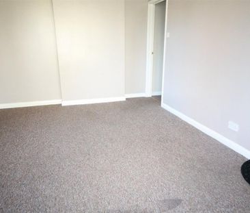 1 bedroom ground floor flat to rent - Photo 5