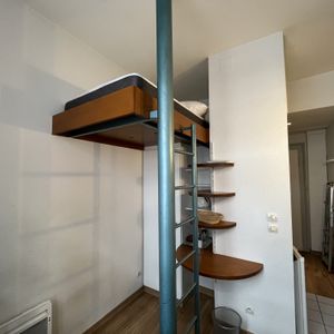 Un petit studio meublé – Avenue des Vosges / Rue Sellenick - Photo 2