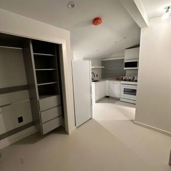 1 BEDROOM TOWNHOUSE IN KERRISDALE BRAND NEW - Photo 3