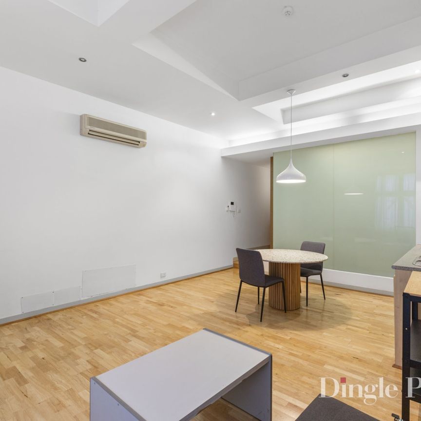 Stylish City Living! - Photo 1