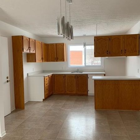 À LOUER – 4 1/2 près des Galeries de Granby. Mai, juin ou juillet - Photo 4