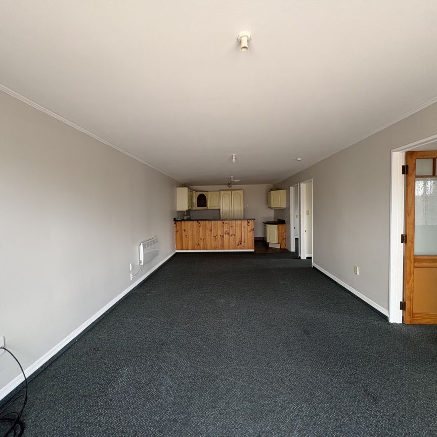 Great Location - Get in Quick - Victoria - Photo 1