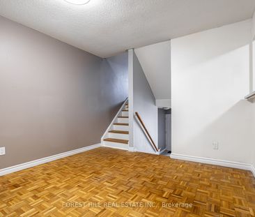 Condo Townhouse For Lease | N8069748 - Photo 2