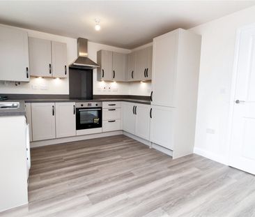 3 bedroom house to rent Falstaff Dene, Wellingborough, Northamptons... - Photo 2