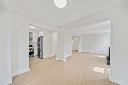 For Lease - 232 Kozlov Street, Barrie, Ontario - Photo 2