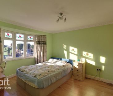 4 bedroom semi-detached house to rent - Photo 3