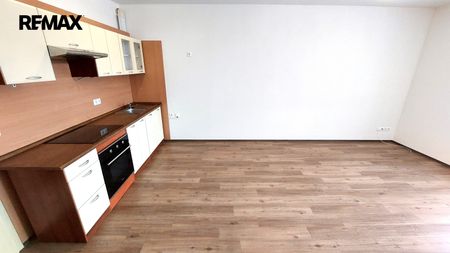 Pronájem bytu 1+kk v osobním vlastnictví 35 m², Slavkov u Brna - Фото 5