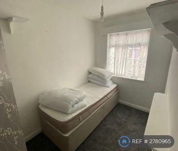 3 bedroom terraced house to rent - Photo 2