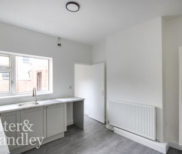 2 bedroom terraced house to rent - Photo 4