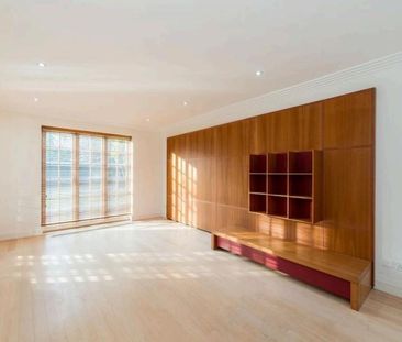 8 bedroom house to rent - Photo 1