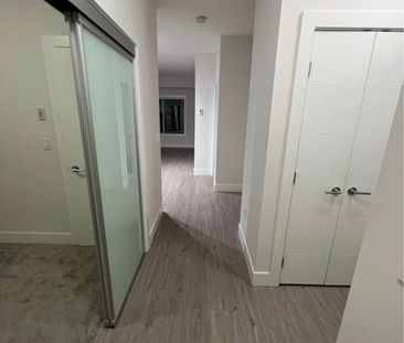 1 bed plus den on lakeshore - Photo 5