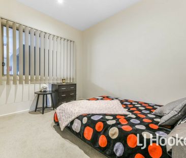 SPACIOUS 2-BEDROOM UNIT IN THE HEART OF DANDENONG!!! - Photo 2
