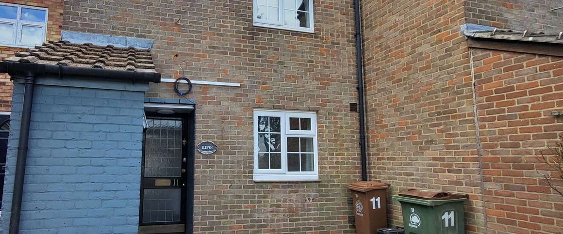 Barlow Close Room 3 - Photo 1