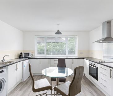 6 Bed Semi-Detached House, Elm Grove, BN2 - Photo 1