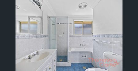 Quiet location within walking distance to town. - Photo 3