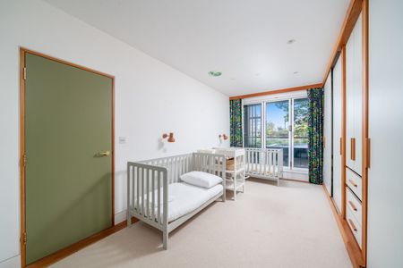 4 Bed Detached House, Navarino Grove, E8 - Photo 3